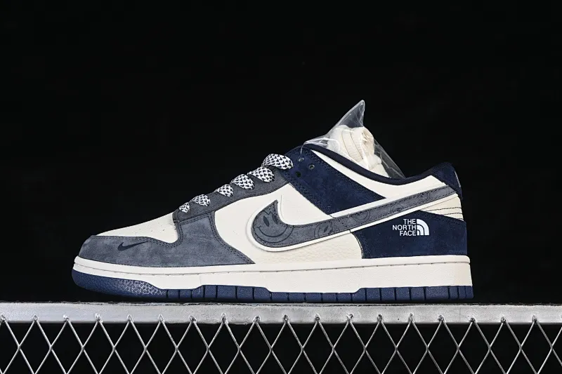 All Categories Nk SB Dunk Series Nk SB Dunk Low High-end Customized Low-top Shoes Nike SB Dunk Low North Face Co-branded Beige and Blue Smiley Anniversary High-end Customized Low-top Casual Shoes MN1688-102